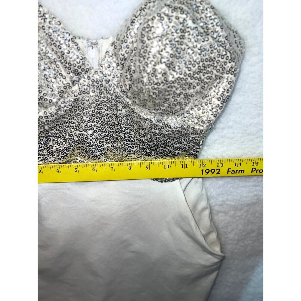 City Studio Silver Sequin & White Mini Dress w Spaghetti Straps and Pockets Sz 7 - Picture 5 of 8
